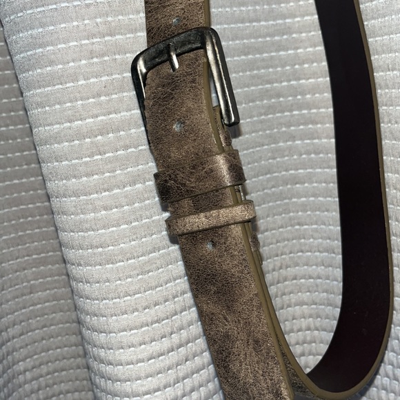 Distressed leather belt - Picture 4 of 4